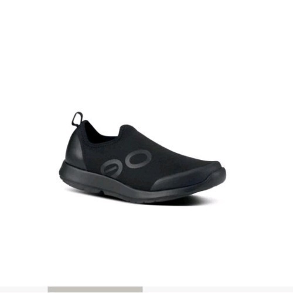 OOFOS 7.5 NEW! OMG Sport Women's Slip On Sneakers In Black